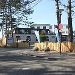 Stellplatz Fuer Wohnmobile Und Bullis Auf Dem Campingplatz Strandgut Kein Bett Vorhanden Leerer Stellplatz